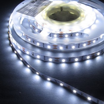 Світлодіодна стрічка ESTAR SMD 3528/120 (IP20) premium 12 V холодно-біла (12500-14500К)